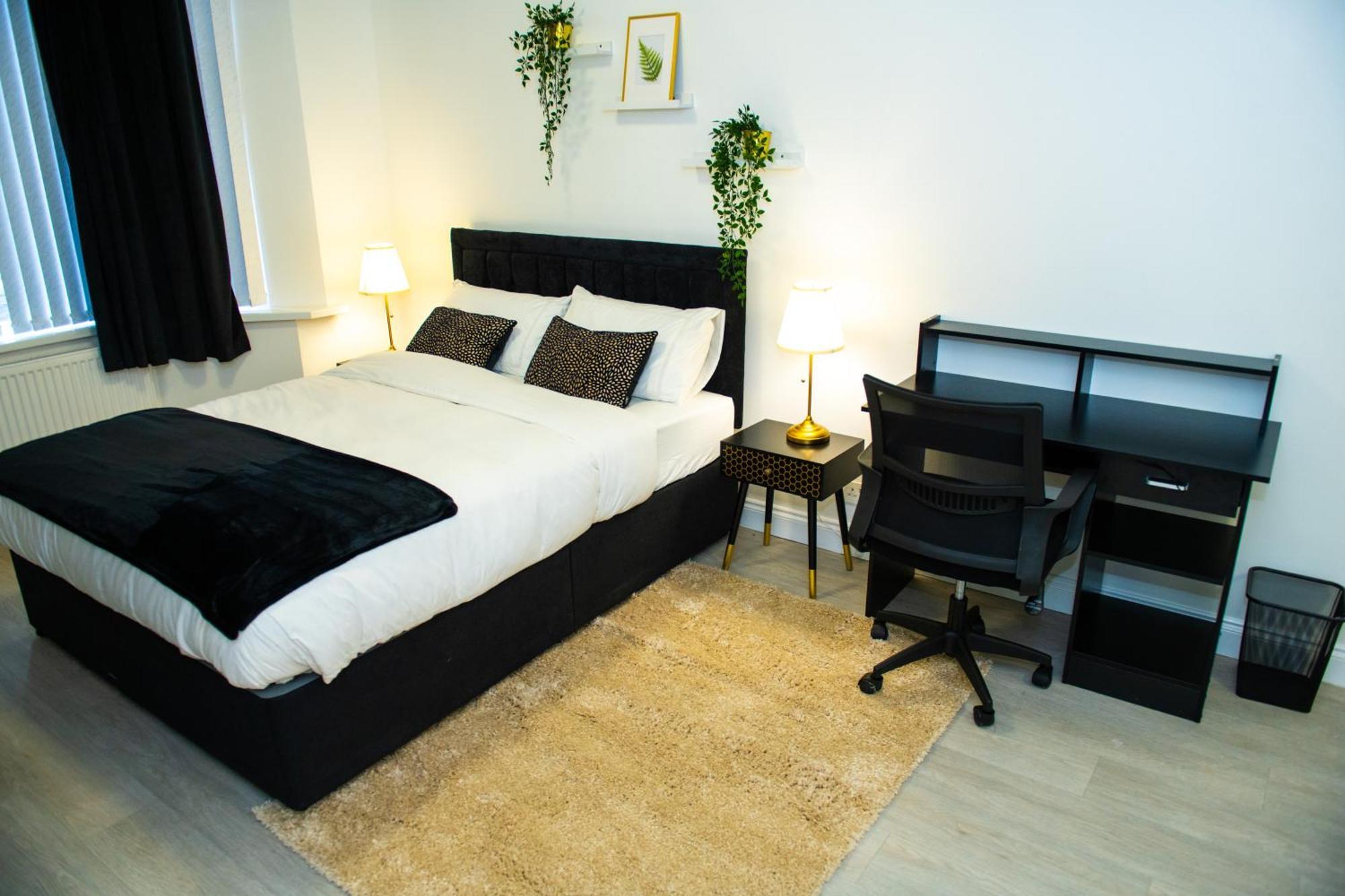Newly Refurbished - Affordable Four Bedroom Semi-detached House Near Luton Airport And Luton Hospital Luton (Bedfordshire)
