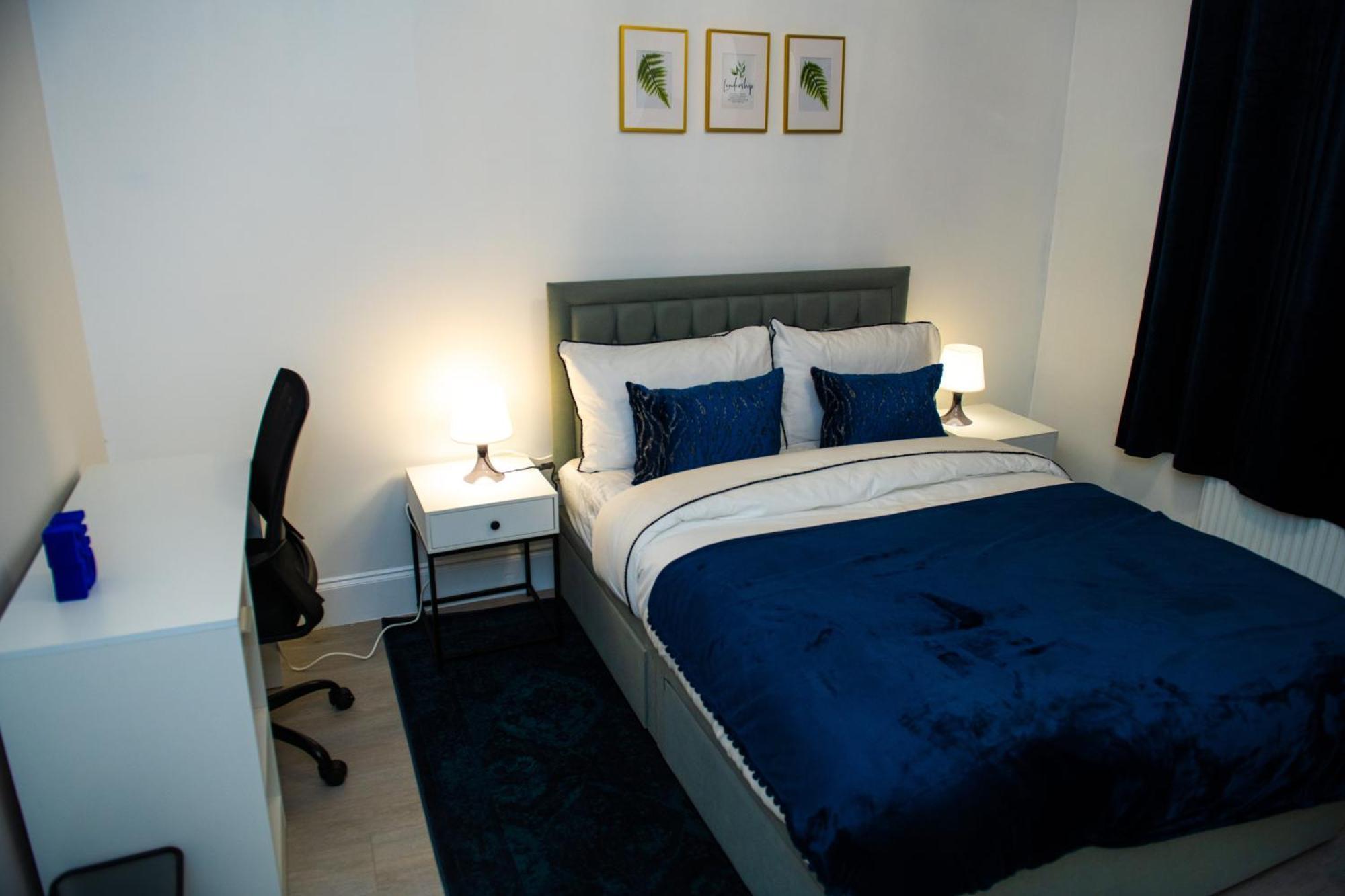Apartment Newly Refurbished - Affordable Four Bedroom Semi-detached House Near Luton Airport And Luton Hospital Luton (Bedfordshire)